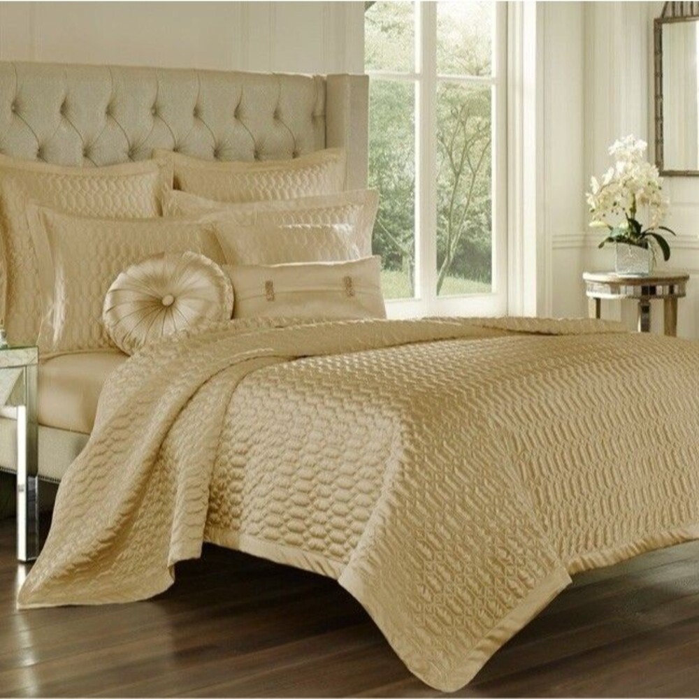 J Queen New York Full/Queen Gold Satinique Quilted Quilt
